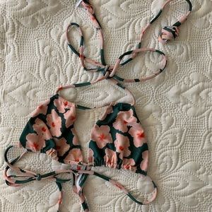 Acacia bikini top medium